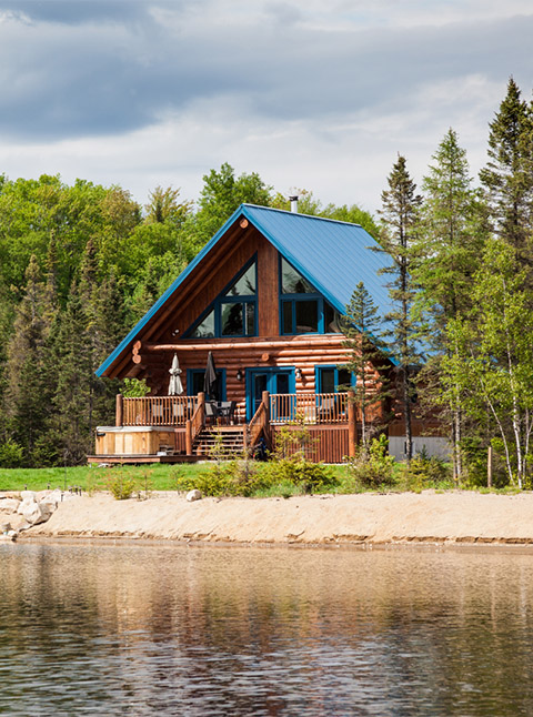Cozy Lakeside Cabin Retreat with Scenic Forest Views